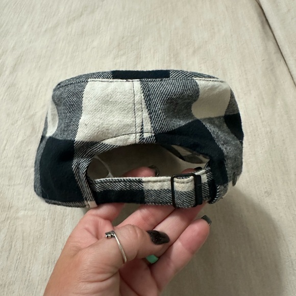 Women’s Plaid Puma Hat - Picture 4 of 6